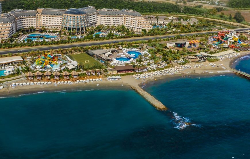 Enorm luxe beach en Spa Resort in Alanya