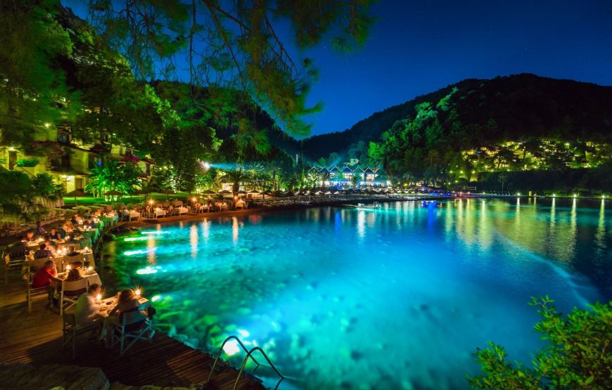 Ontspan stijlvol tussen in de natuur in resort Fethiye