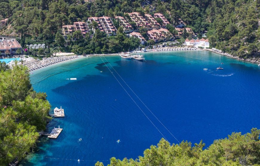 Ontspan stijlvol tussen in de natuur in resort Fethiye